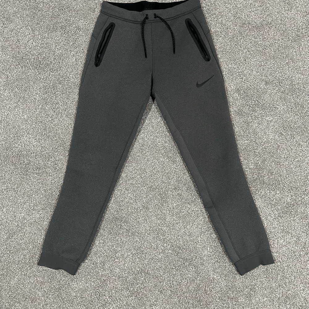 Nike Thermo-Fit Gray Apparel